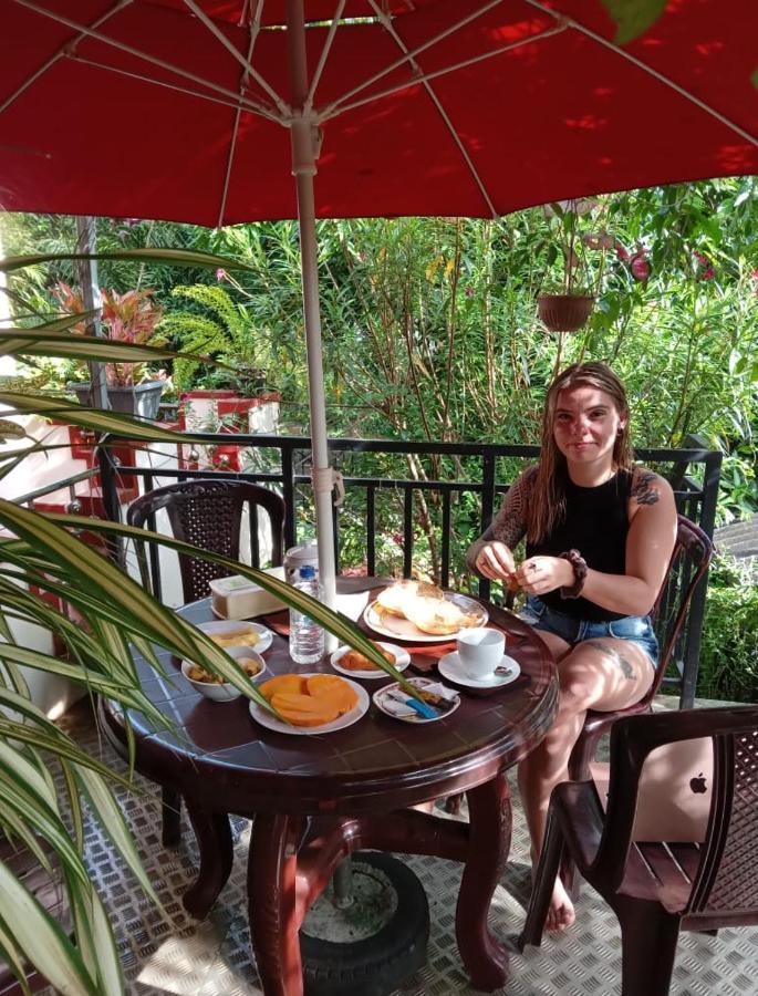 Tissa Rainbow Guest & Yala Hotell Tissamaharama Exteriör bild