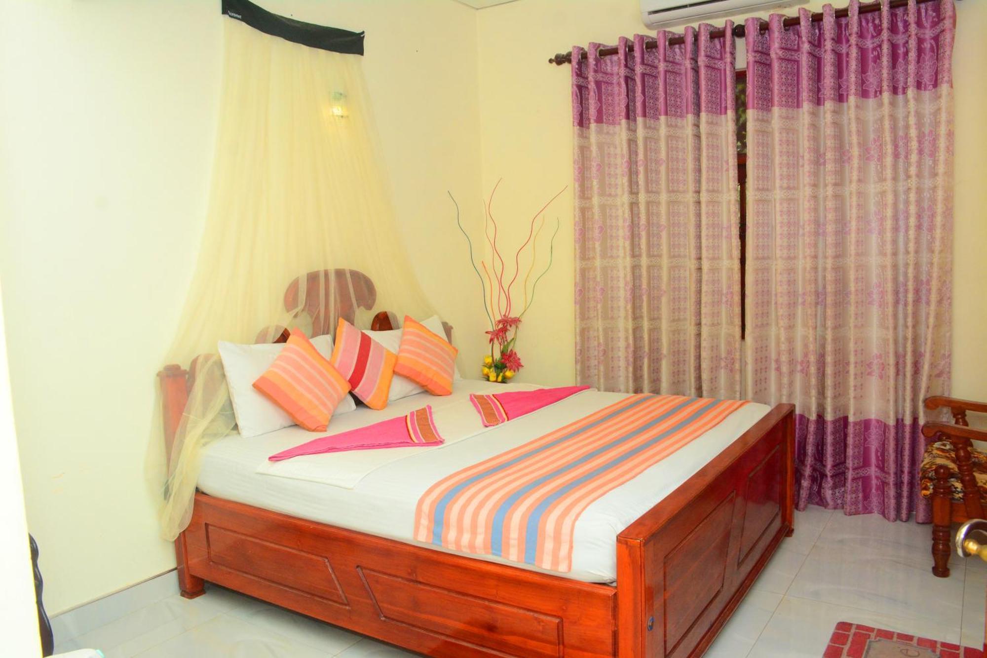 Tissa Rainbow Guest & Yala Hotell Tissamaharama Exteriör bild
